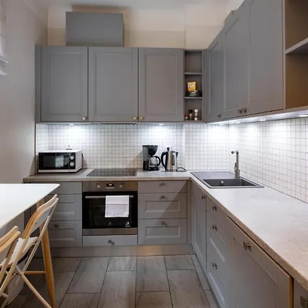 Old Marstalu Rooftop 3 Bedroom Рига